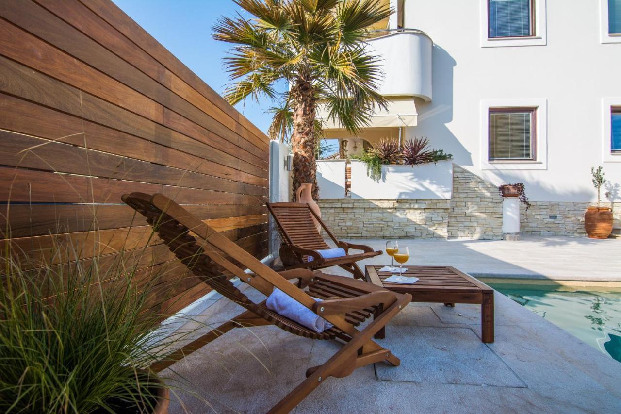 Apartments "Villa Antisin" With Heated Pool ザダル エクステリア 写真