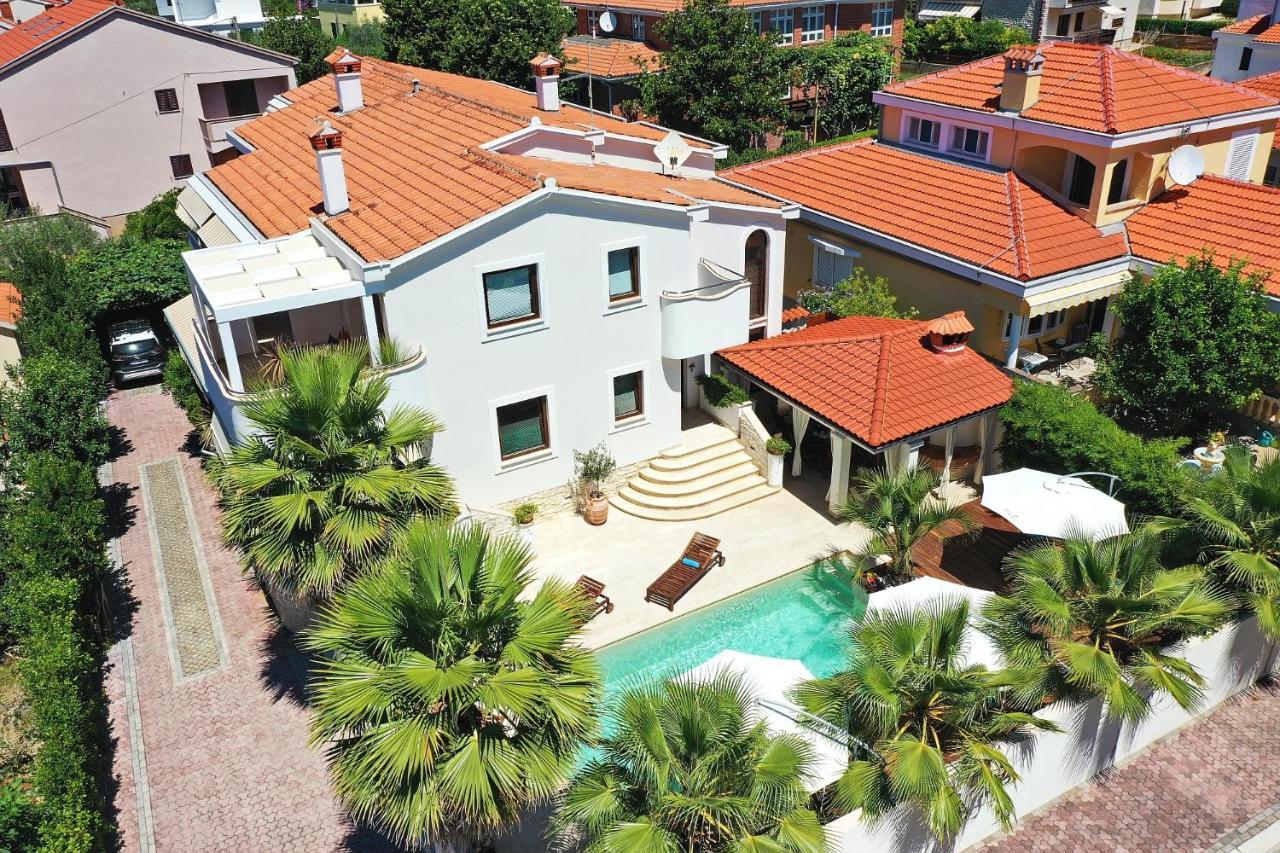 Apartments "Villa Antisin" With Heated Pool ザダル エクステリア 写真