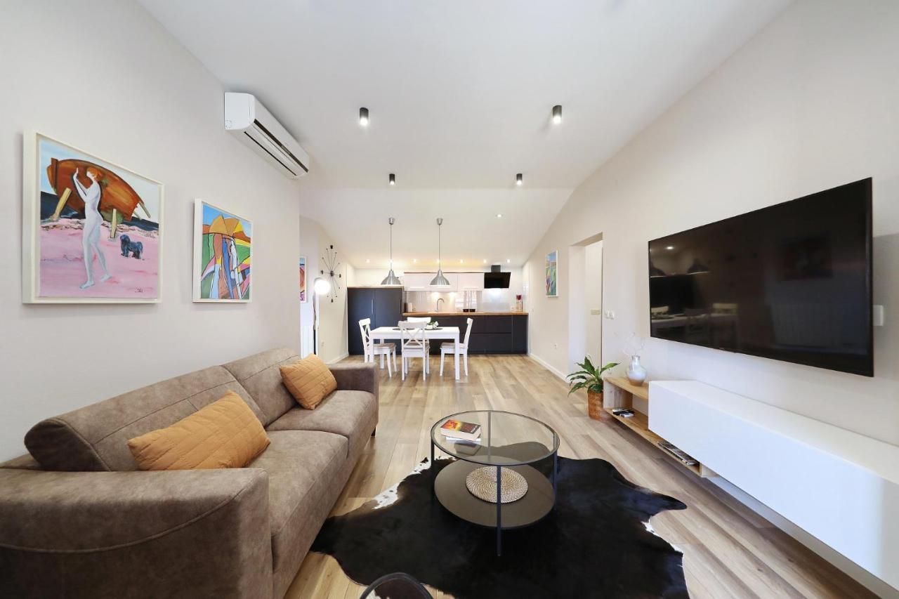 Apartments "Villa Antisin" With Heated Pool ザダル エクステリア 写真